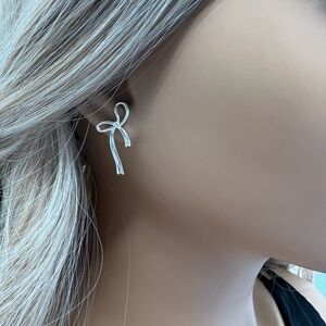 Elegant 925 Sterling Silver Bow Stud Earrings